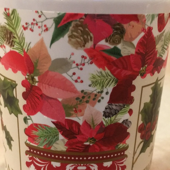 Christmas Holiday Winter Scented Holly Berry Dish Soap NWT XL 32oz plastic pump - Picture 12 of 16